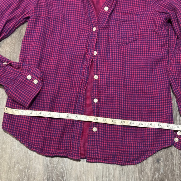 Like 🆕 J. Crew 2-5 Vibrant Pink and Blue button down - Picture 4 of 5